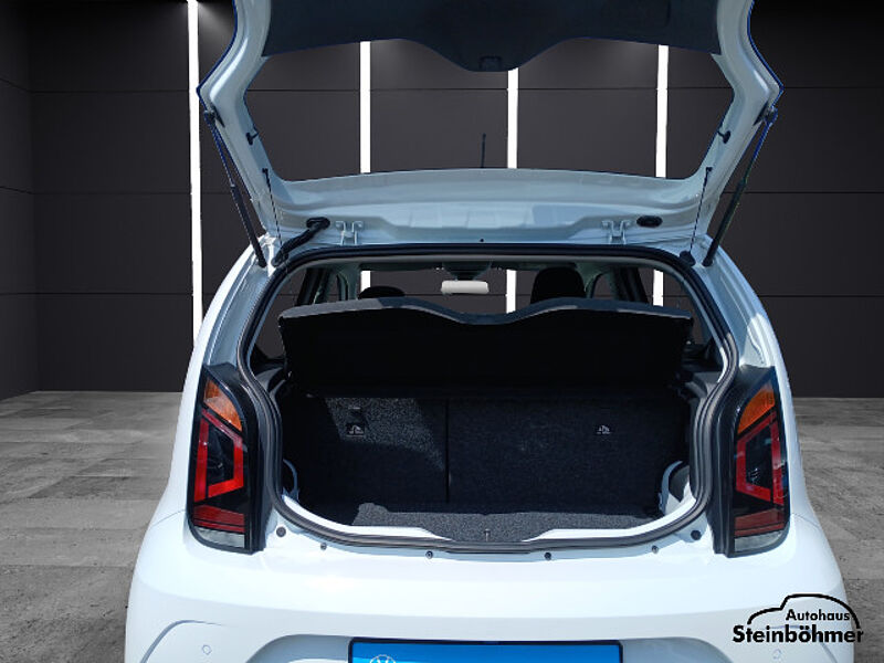 Volkswagen up! ACTIVE 1.0 Rear View Sitzhzg.