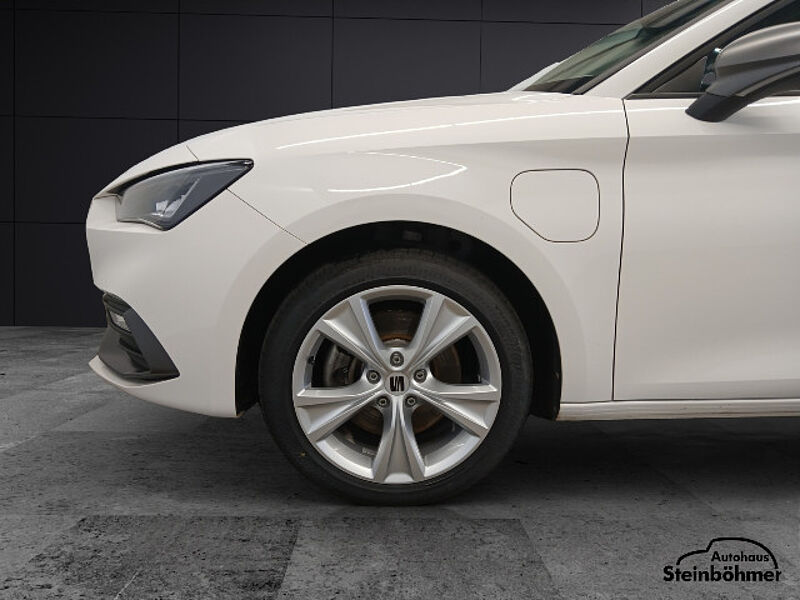 SEAT Leon FR-Line 1.4 TSI eHybrid DSG LED NAV SHZ