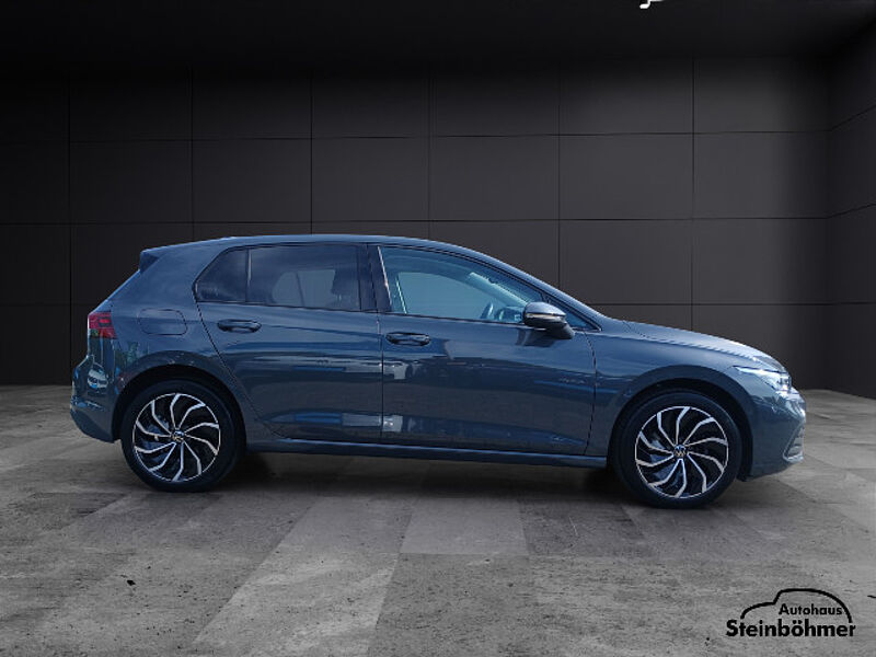 Volkswagen Golf Life 1.5 TSI Navi APP ACC