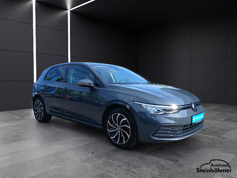 Volkswagen Golf Life 1.5 TSI Navi APP ACC