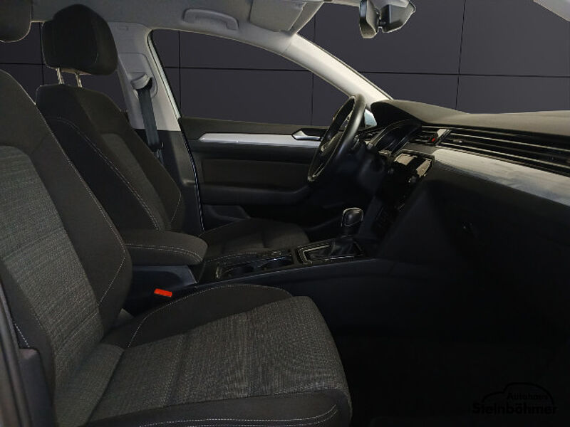 Volkswagen Passat Variant Business 2.0TDI DSG Navi LED AHK