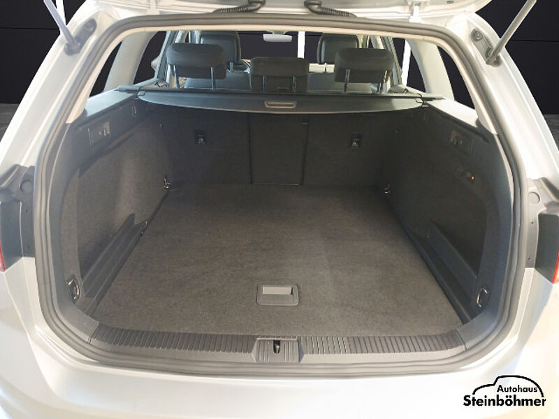 Volkswagen Passat Variant Business 2.0TDI DSG Navi LED AHK