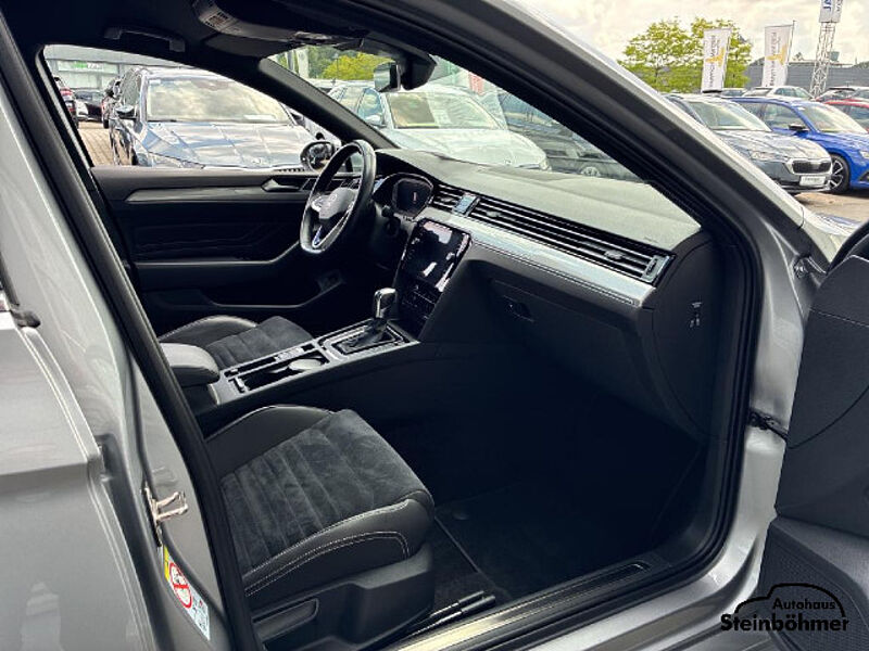Volkswagen Passat Variant GTE 1.4 TSI DSG Rear View ACC IQ.