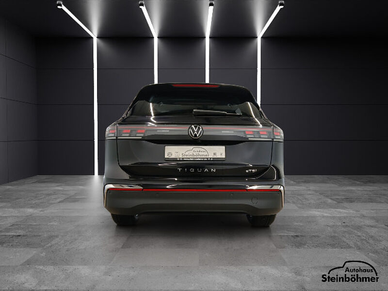 Volkswagen Tiguan Elegance 1.5eTSI DSG IQ. Light NAV AHK ACC