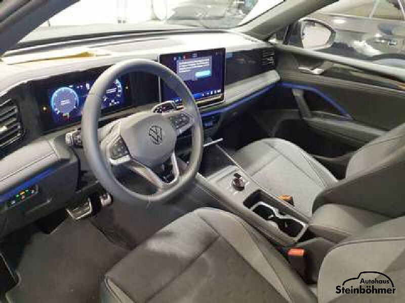 Volkswagen Tiguan GOAL 2.0TDI DSG IQ. Light NAV AHK ACC