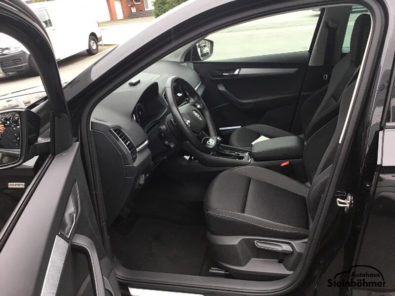 SKODA Karoq Tour 1.5TSI DSG LED NAV AHK SHZ SmartLink