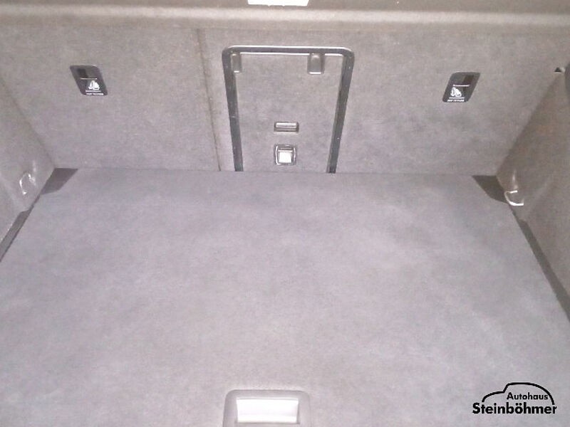 Volkswagen Golf Style 2.0TDI DSG Navi LED 18Zoll Sport ACC