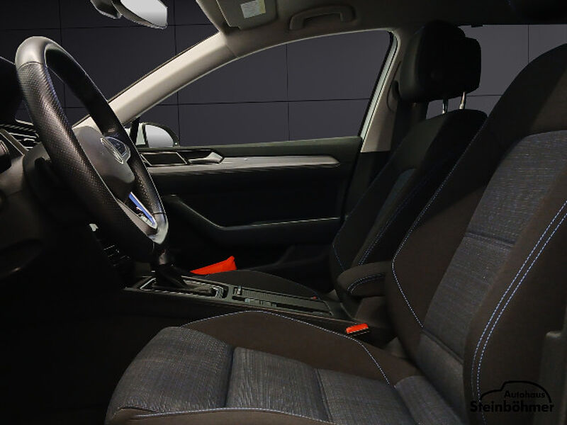 Volkswagen Passat Variant GTE 1.4TSI DSG LED NAV ACC SHZ