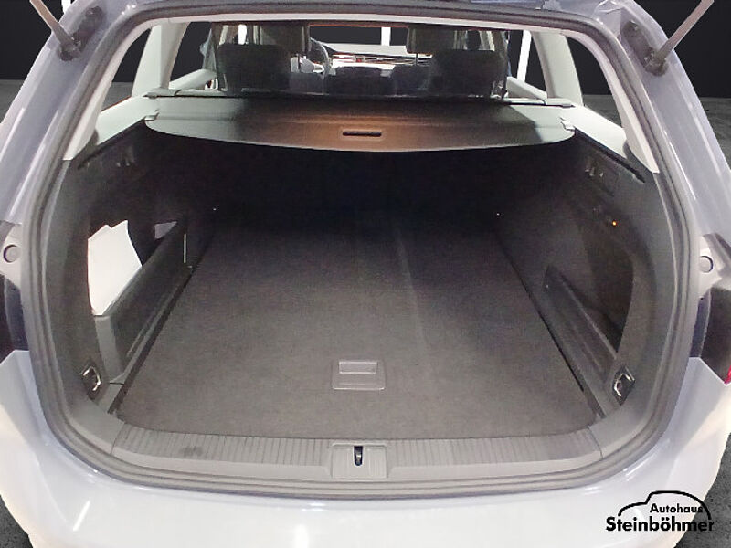 Volkswagen Passat Variant GTE 1.4TSI DSG LED NAV AHK ACC