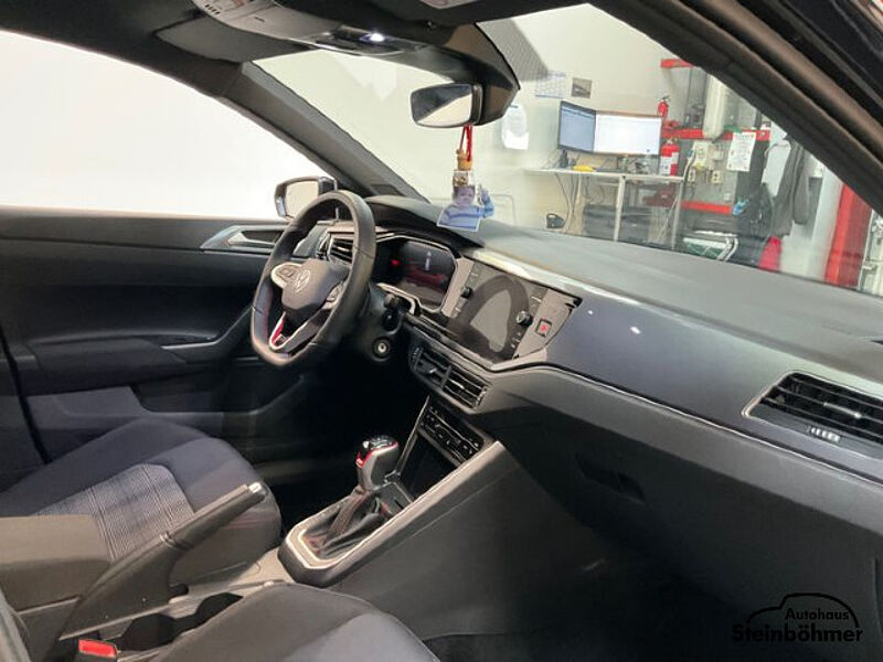 Volkswagen Polo GTI 2.0TSI DSG IQ. Light AppCon ACC SHZ