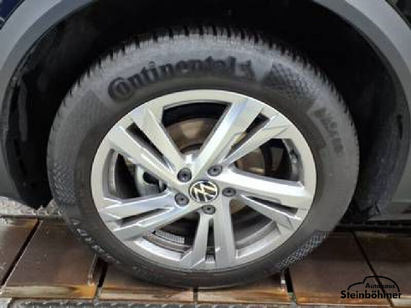 Volkswagen T-Roc R-Line 1.5TSI DSG Navi LED AHK RearView