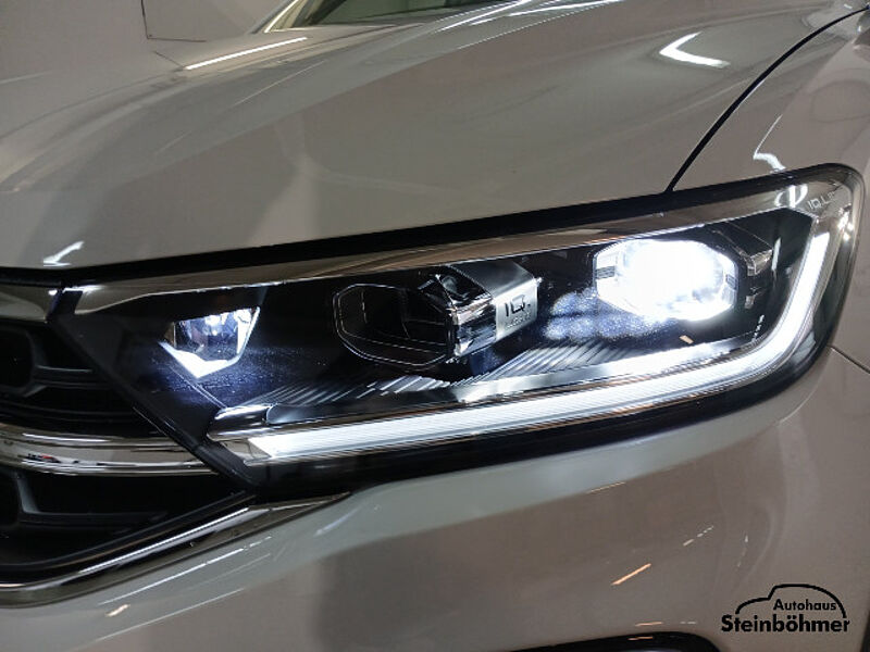 Volkswagen T-ROC Style 1.5TSI Navi LED RearView Sitzhzg,