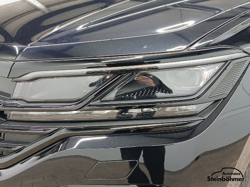 Volkswagen Touareg R-Line BlackStyle 3.0TDI 4M IQ. Light