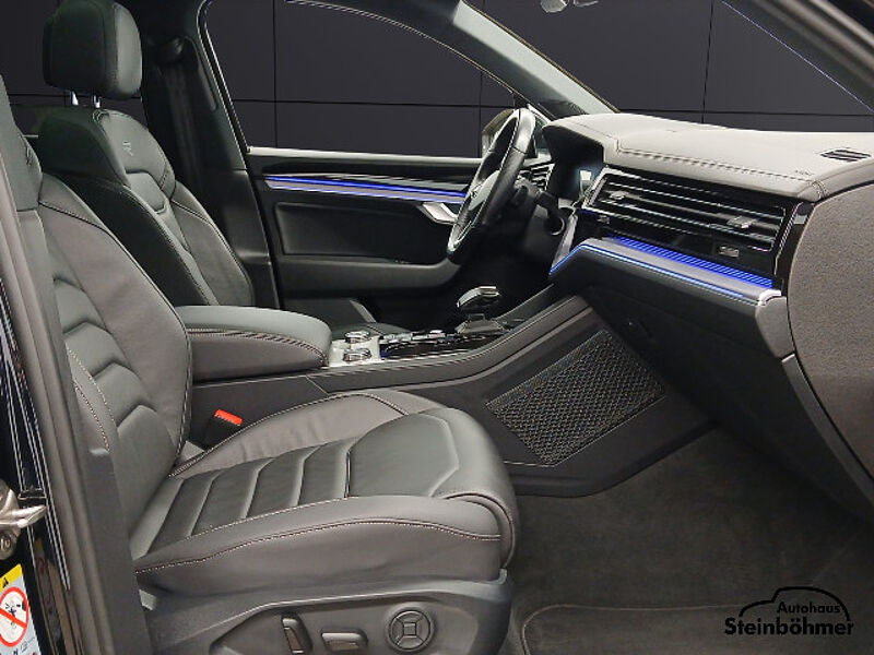 Volkswagen Touareg R-Line BlackStyle 3.0TDI 4M IQ. Light