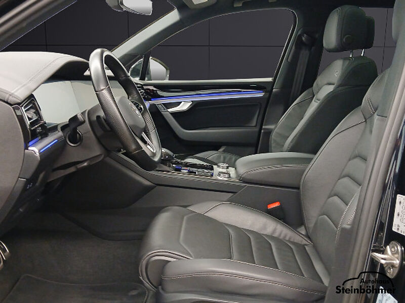 Volkswagen Touareg R-Line BlackStyle 3.0TDI 4M IQ. Light