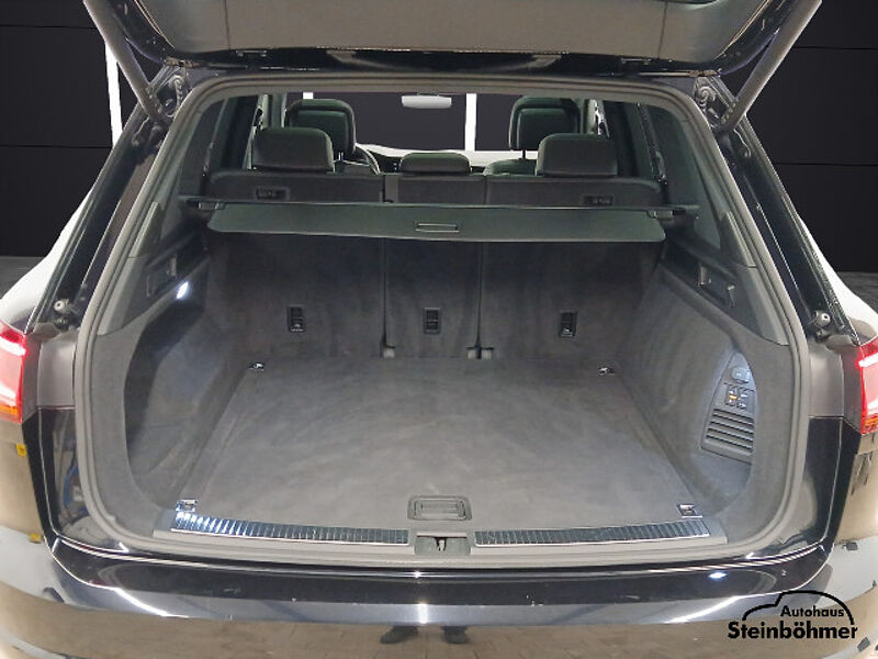 Volkswagen Touareg R-Line BlackStyle 3.0TDI 4M IQ. Light