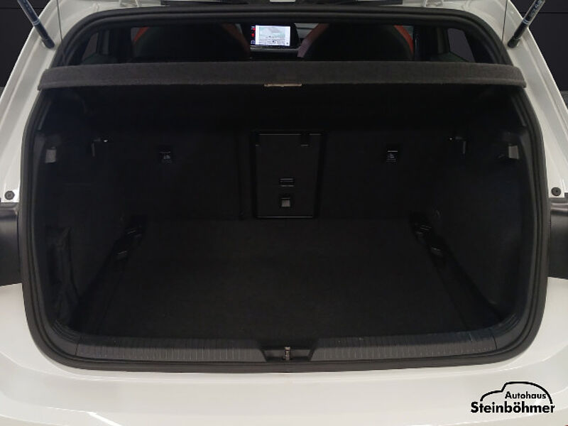 Volkswagen Golf GTI DSG Navi BlackStyle Pano RearView