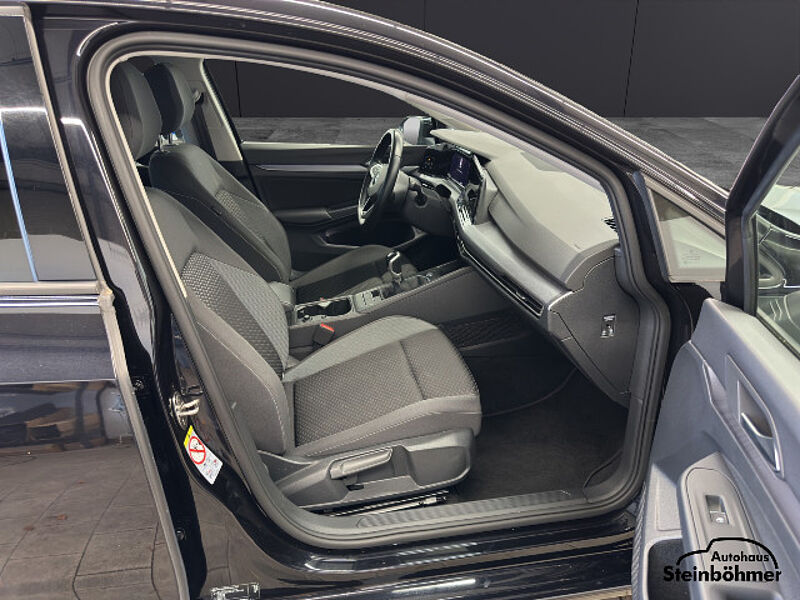 Volkswagen Golf Life 1.5TSI ACTIVE IQ. Light NAVI AppCon
