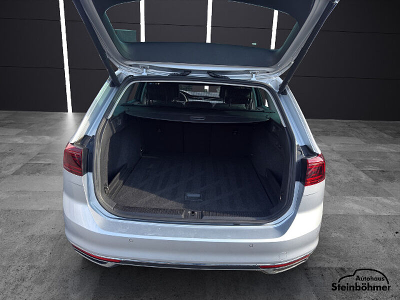 Volkswagen Passat Variant Elegance 2.0TDI DSG Navi AHK