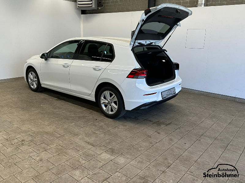 Volkswagen Golf Life 1.5TSI LED NAV RearView SHZ AppCon